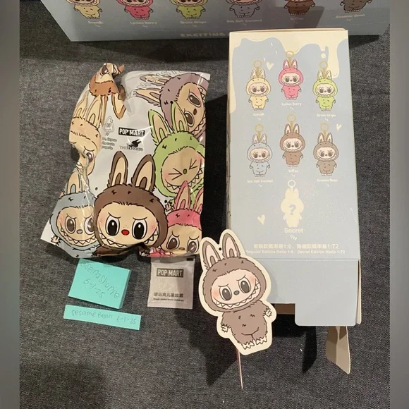 Labubu Macaron SESAME BEAN Vinyl Plush Pendant POP MART - Picture 3 of 5
